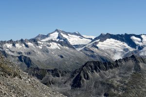 Großvenediger mit Obersulzbachfernerkees und Dorfer Kees gesehen von der Zillerplattenspitze