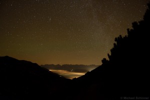 Sternenhimmel mit Hochnebel im Oberinntal